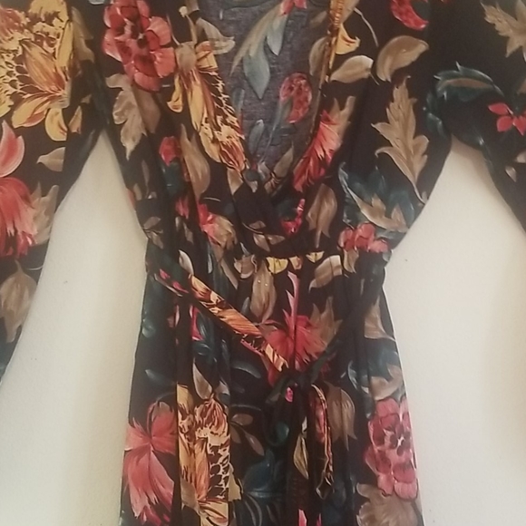 Dress - Picture 2 of 4